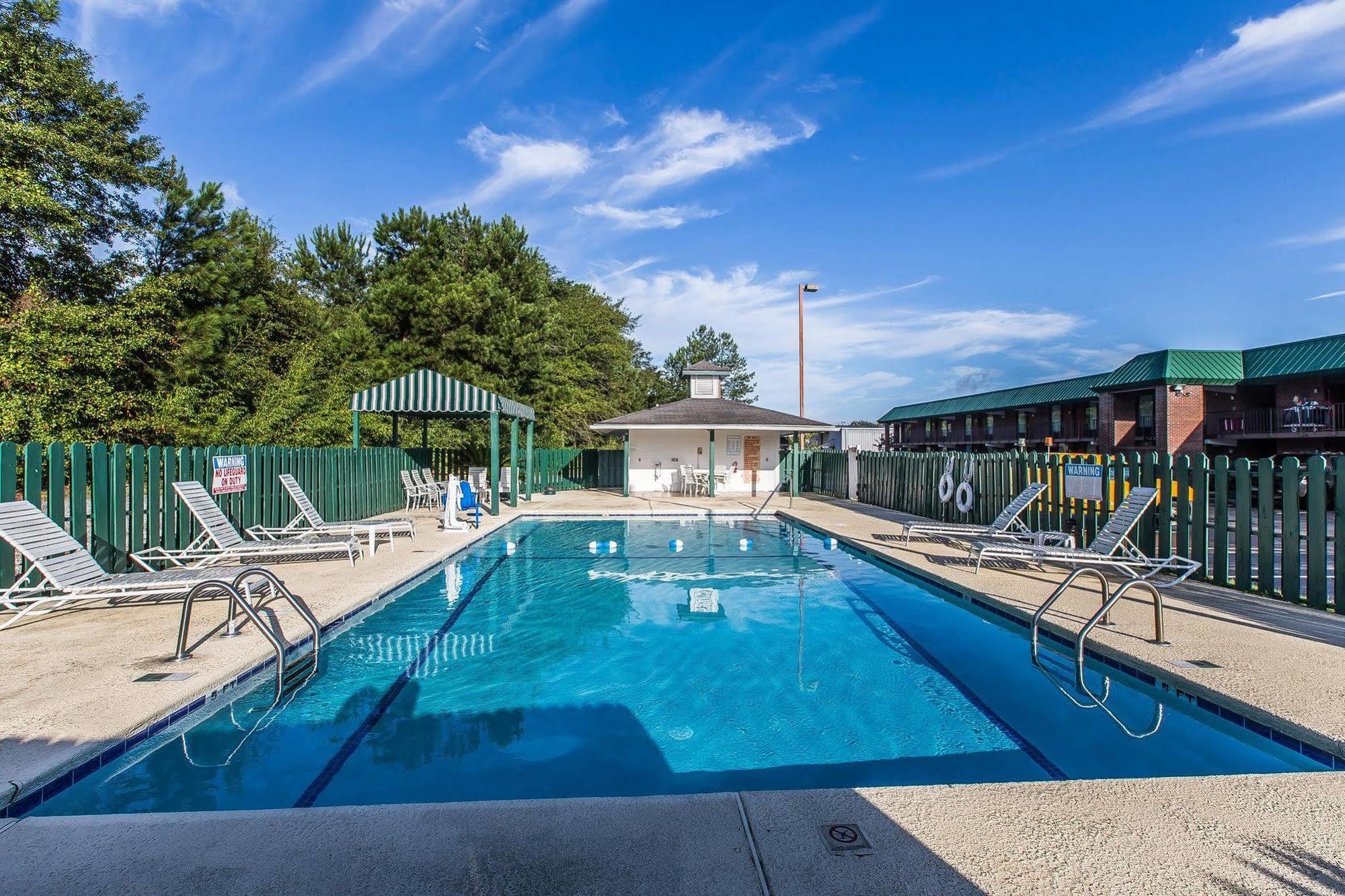 Quality Inn & Suites Vidalia Exterior photo